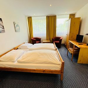 Budget King Room